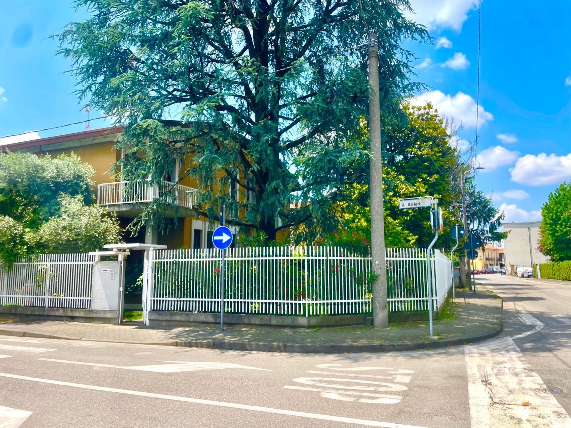 Appartamento Tra Monza E Milano Muggiò Exteriör bild